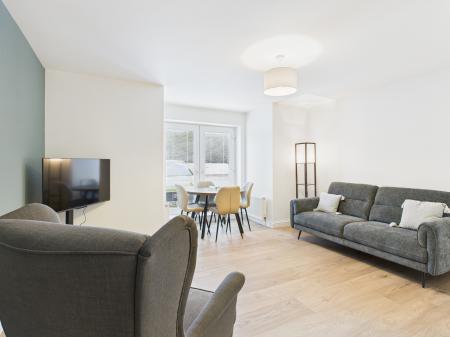 2 bedroom Flat to let in 85 Kings Road, Belfast, BT5