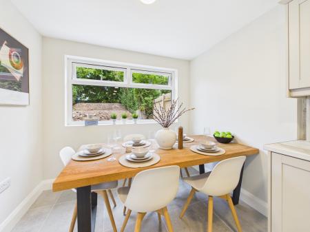 1 bedroom Terraced House to let in Rooms to Let