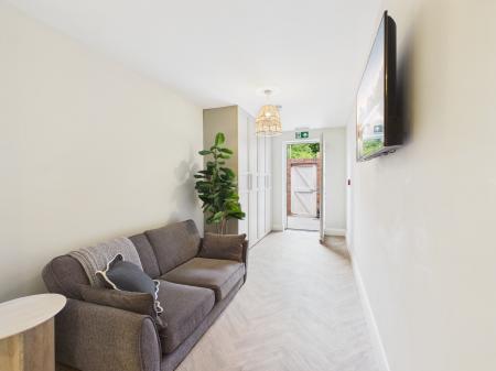 1 bedroom Terraced House to let in Rooms to Let
