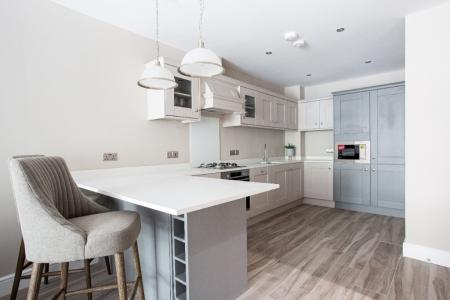 2 bedroom Apartment to let in Lesley Park Royal, Belfast, BT5
