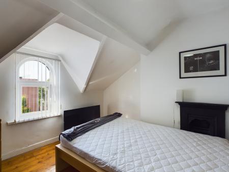 2 bedroom Terraced House to let in St Ives Gardens, Stranmillis, Belfast, BT9