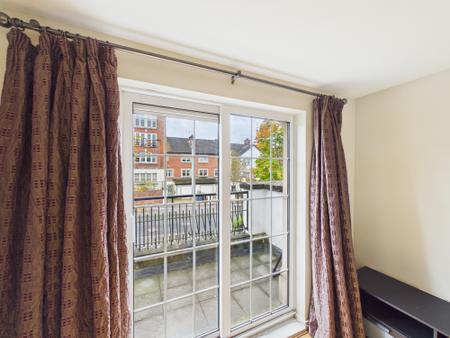 4 bedroom Semi-detached house to let in The Boulevard, Belfast, BT7