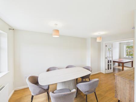 4 bedroom Semi-detached house to let in The Boulevard, Belfast, BT7