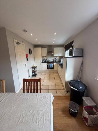 4 bedroom Semi-detached house to let in The Boulevard, Belfast, BT7