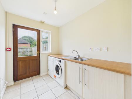 4 bedroom Semi-detached house to let in The Boulevard, Belfast, BT7
