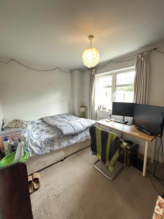 4 bedroom Semi-detached house to let in The Boulevard, Belfast, BT7