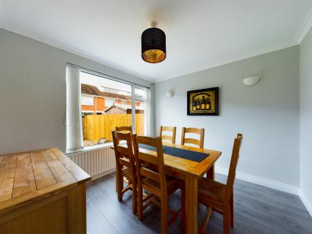 3 bedroom Terraced House to let in Victoria Road, Sydenham, BT4