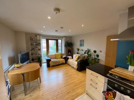 2 bedroom Apartment to let in Upper Lisburn Road, Belfast, BT10