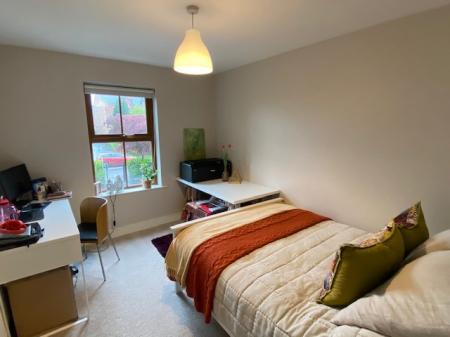 2 bedroom Apartment to let in Upper Lisburn Road, Belfast, BT10