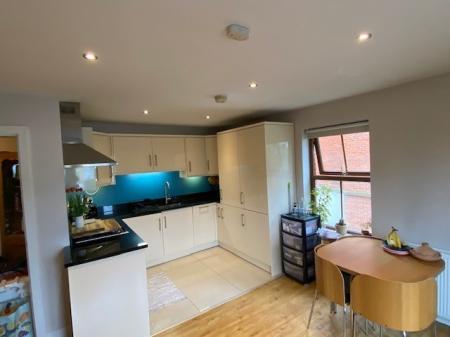 2 bedroom Apartment to let in Upper Lisburn Road, Belfast, BT10
