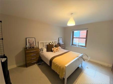 2 bedroom Apartment to let in Upper Lisburn Road, Belfast, BT10