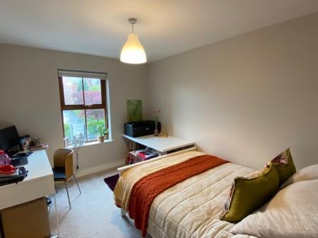 2 bedroom Apartment to let in Upper Lisburn Road, Belfast, BT10