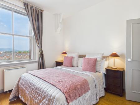 2 bedroom Apartment to let in Rossmore Apartments, Ormeau Road, Belfast, BT7