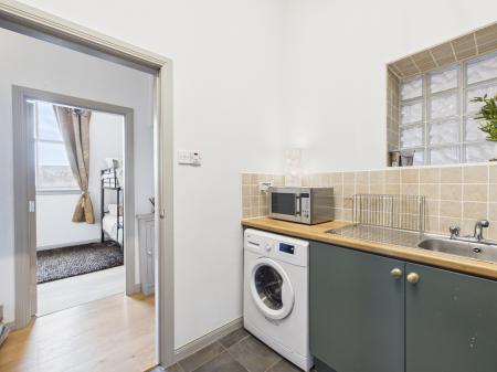 2 bedroom Apartment to let in Rossmore Apartments, Ormeau Road, Belfast, BT7