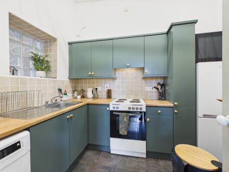2 bedroom Apartment to let in Rossmore Apartments, Ormeau Road, Belfast, BT7