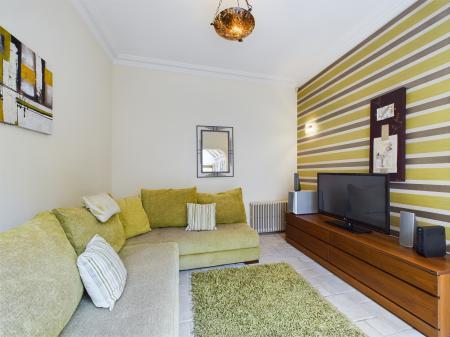 6 bedroom Detached house to let in Upper Newtownards Road, Belfast, BT4