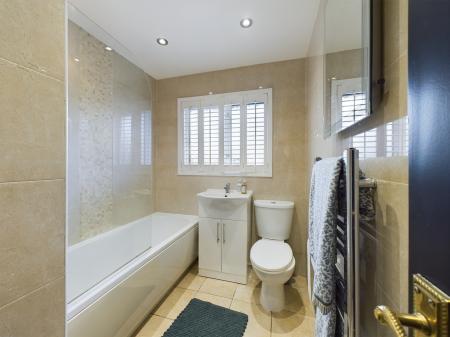 2 bedroom Flat to let in Drumkeen Manor, Ormeau Road, Belfast, BT8