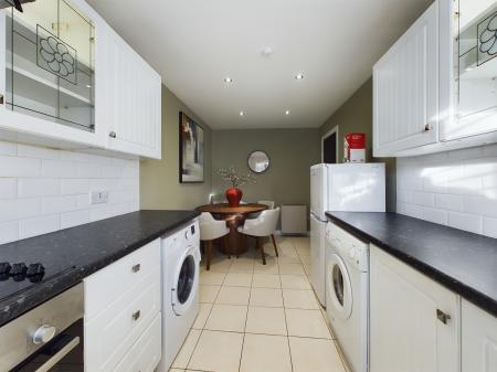 2 bedroom Flat to let in Drumkeen Manor, Ormeau Road, Belfast, BT8