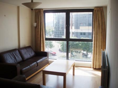 1 bedroom Flat to let in 107 Castle Street, Belfast, BT1