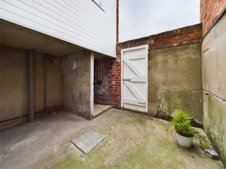 2 bedroom Terraced House to let in Hamil Street, Belfast, BT12
