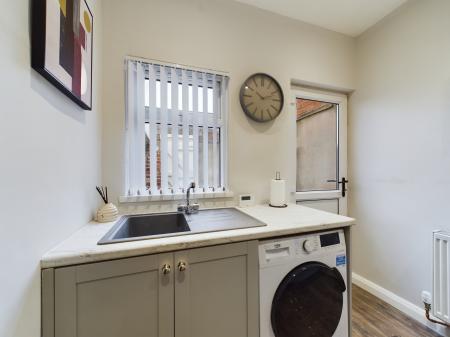 2 bedroom Terraced House to let in Hamil Street, Belfast, BT12