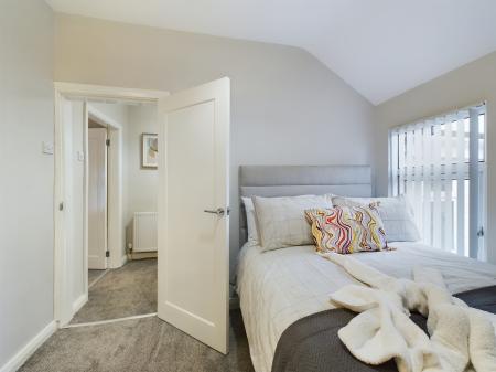 2 bedroom Terraced House to let in Hamil Street, Belfast, BT12