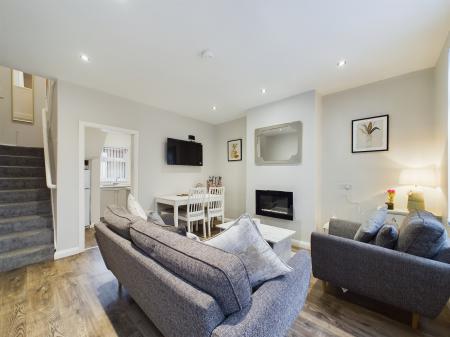 2 bedroom Terraced House to let in Hamil Street, Belfast, BT12