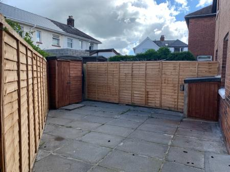 3 bedroom Semi-detached house to let in Chesham Gardens, Belfast, BT6
