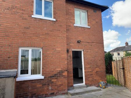 3 bedroom Semi-detached house to let in Chesham Gardens, Belfast, BT6