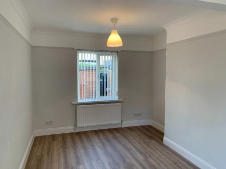3 bedroom Semi-detached house to let in Chesham Gardens, Belfast, BT6