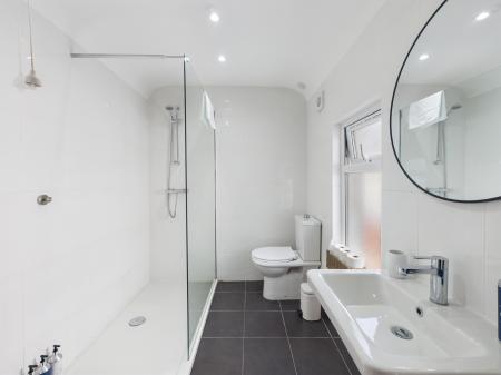 2 bedroom Terraced House to let in Ravenhill Street, Ravenhill Road, Belfast, BT6