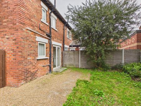 2 bedroom Terraced House to let in Northbrook Gardens, Belfast, BT9