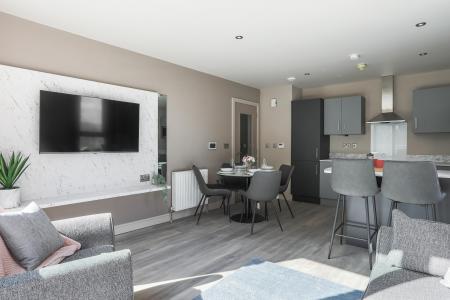 2 bedroom Apartment to let in 62 Knocknagoney Road, Belfast, BT4