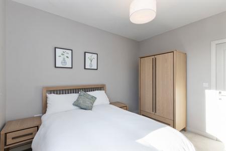2 bedroom Flat to let in Newtownbreda Road, Belfast, BT8