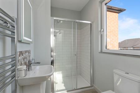 2 bedroom Flat to let in Newtownbreda Road, Belfast, BT8