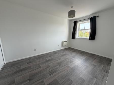 2 bedroom Flat to let in Honeysuckle Close, Biggleswade, SG18