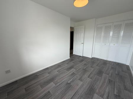2 bedroom Flat to let in Honeysuckle Close, Biggleswade, SG18