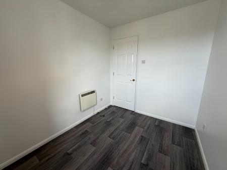 2 bedroom Flat to let in Honeysuckle Close, Biggleswade, SG18