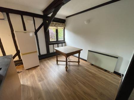 2 bedroom Flat to let in Whitehorse Street, Baldock, SG7