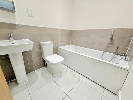 4 bedroom Semi-detached house to let in Sherrington Grove, Biggleswade, SG18