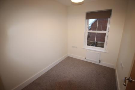 4 bedroom Semi-detached house to let in Sherrington Grove, Biggleswade, SG18