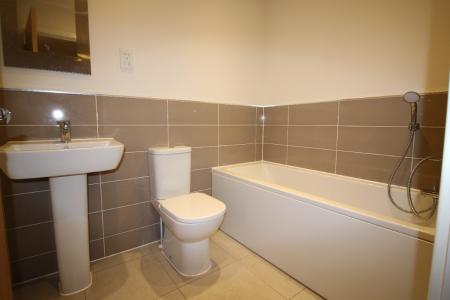 4 bedroom Semi-detached house to let in Sherrington Grove, Biggleswade, SG18