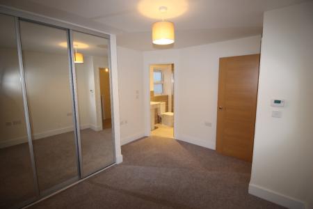 4 bedroom Semi-detached house to let in Sherrington Grove, Biggleswade, SG18