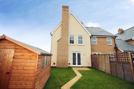 4 bedroom Semi-detached house to let in Sherrington Grove, Biggleswade, SG18