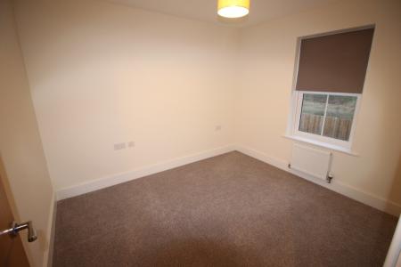 4 bedroom Semi-detached house to let in Sherrington Grove, Biggleswade, SG18