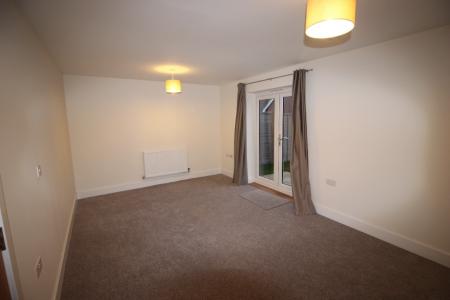 4 bedroom Semi-detached house to let in Sherrington Grove, Biggleswade, SG18