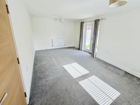 4 bedroom Semi-detached house to let in Sherrington Grove, Biggleswade, SG18