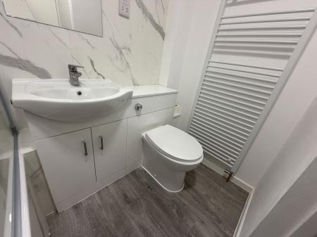 2 bedroom Flat to let in Back Street, Biggleswade, SG18