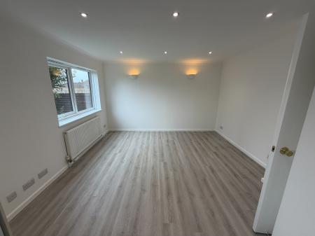 2 bedroom Flat to let in Back Street, Biggleswade, SG18