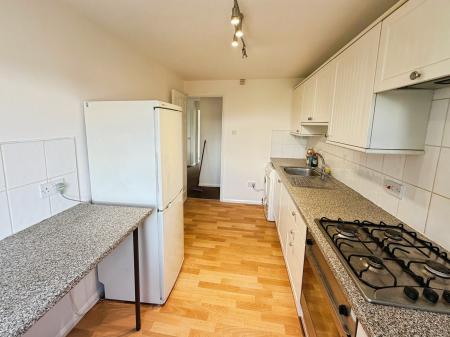 2 bedroom Flat to let in Western Way, Sandy, SG19